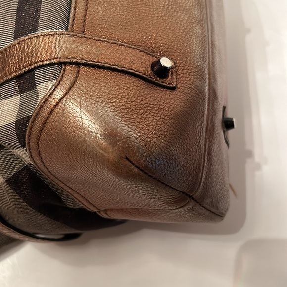 Burberry Medium Check Tote Bag - Picture 5 of 12